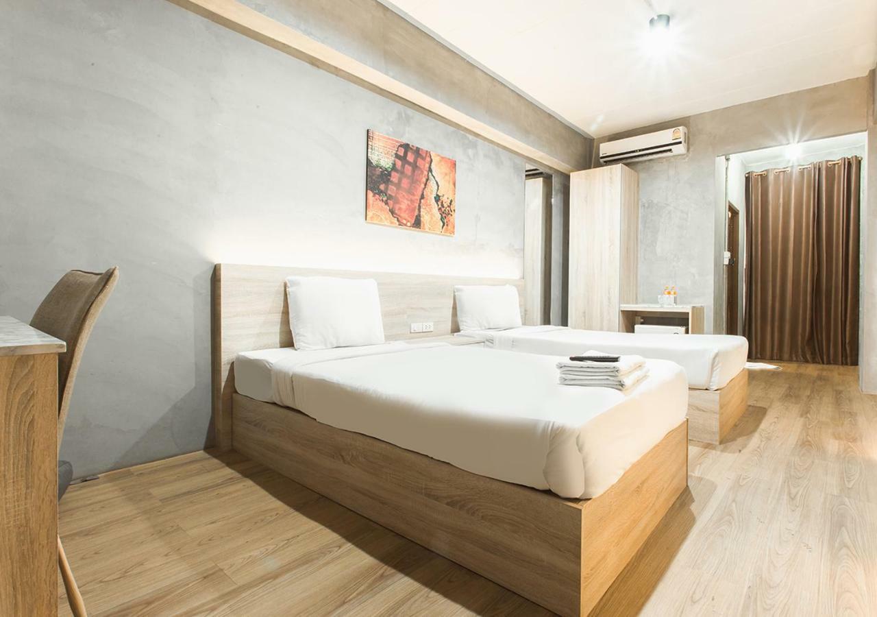 B2 Santitham Hotel เชียงใหม่ ภายนอก รูปภาพ